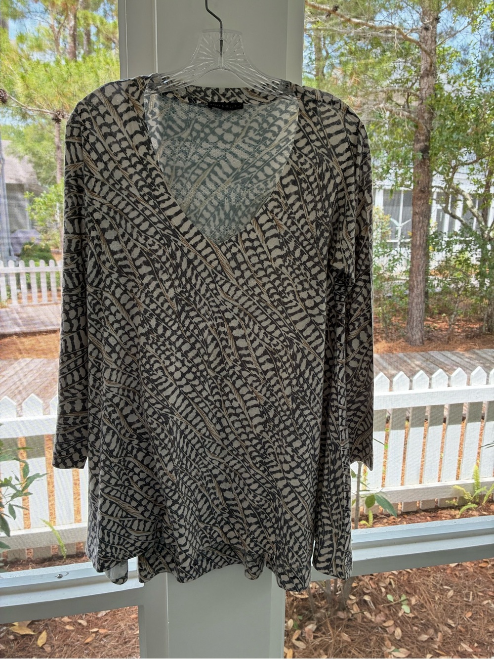 Nally & Millie Grey, Cream Patterned Top. Size M